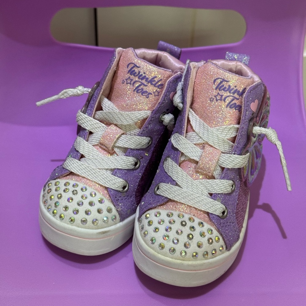 Skechers Twinkle Toes Sparkly sneakers 💘